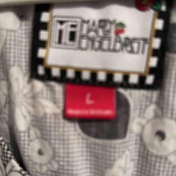 Scrub Top - Picture 4 of 5